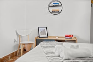 3 bedrooms, in-room safe, desk, iron/ironing board