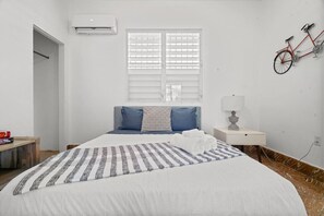 3 bedrooms, in-room safe, desk, iron/ironing board