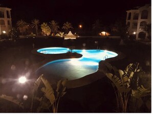 Outdoor pool - Beautiful apartment overlooking the Mediterranean Sea and a few minutes' walk to the beach. (Mijas)