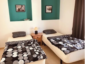 2 bedrooms, iron/ironing board, free WiFi, bed sheets - Beautiful apartment overlooking the Mediterranean Sea and a few minutes' walk to the beach. (Mijas)