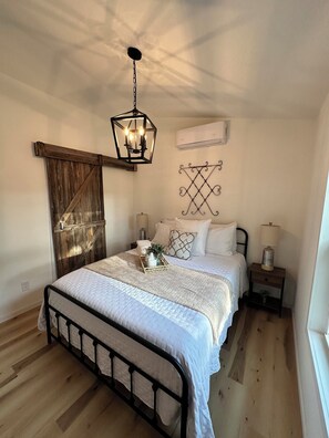 2 slaapkamers, een strijkplank/strijkijzer, wifi, beddengoed