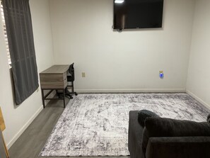 Interior - Lovely tiny home with AC in charming Carlsbad (Carlsbad)