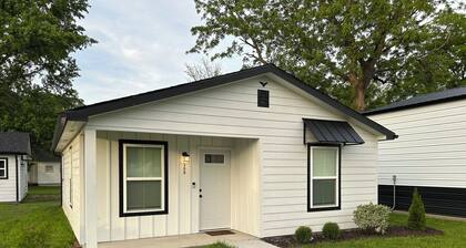 The Relaxing House - Quiet 2 Bedroom Home