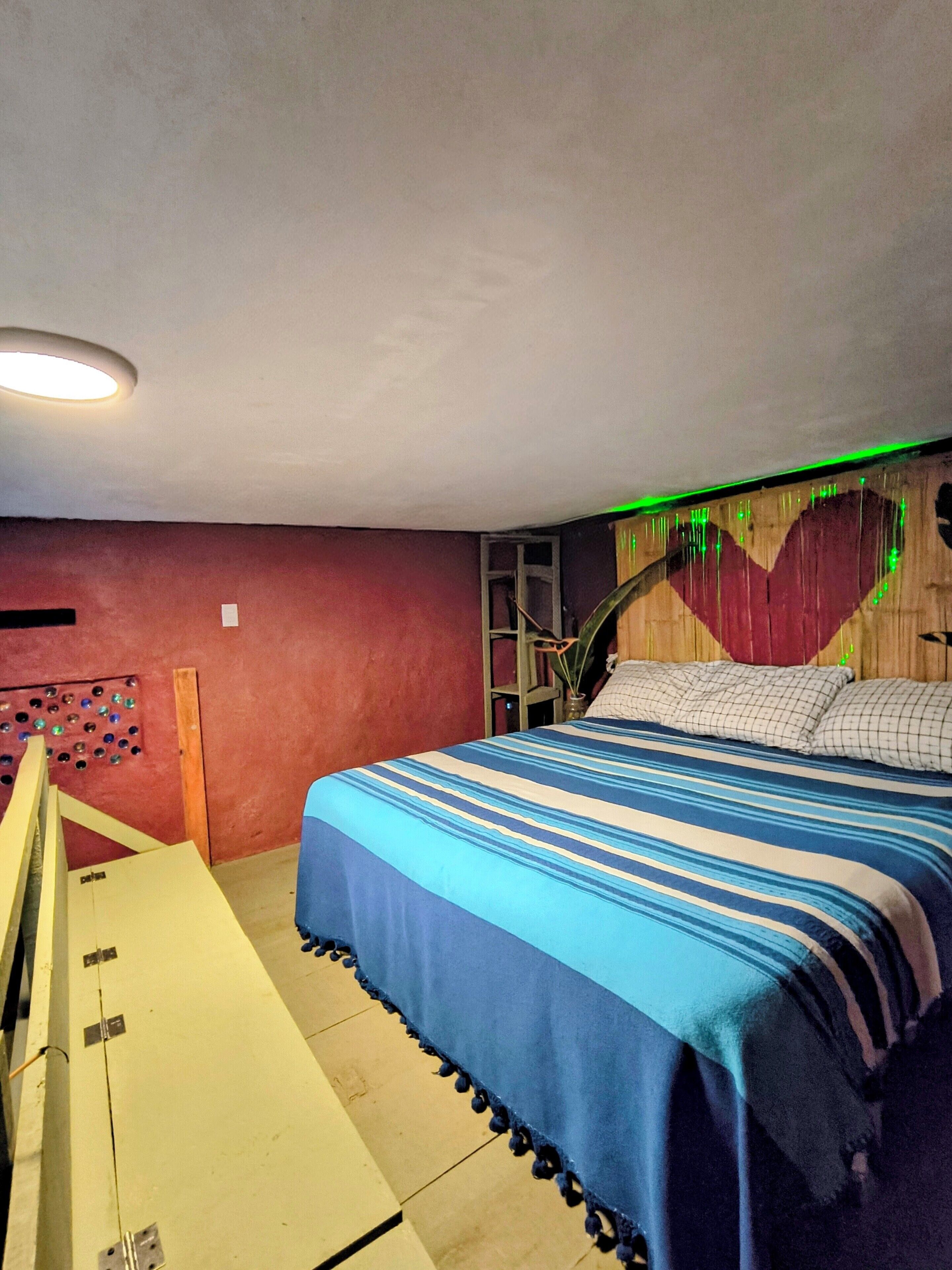 Deluxe Apartment | Memory foam beds, individually decorated, individually furnished, desk