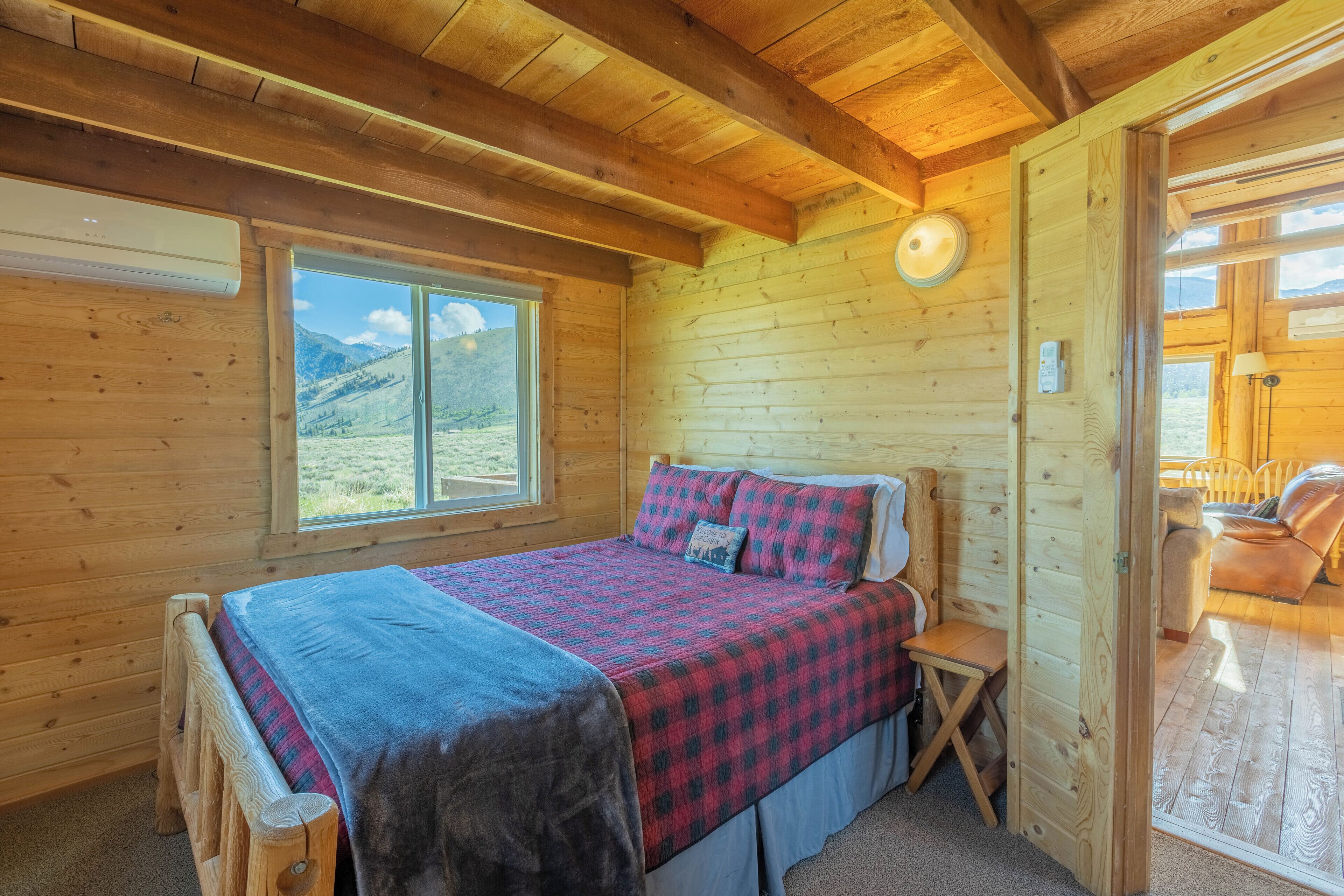 2 bedrooms, iron/ironing board, WiFi (free), bed sheets