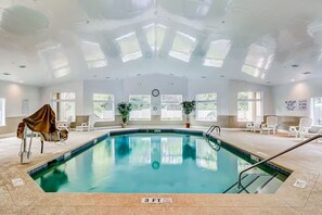 Una piscina techada, una piscina climatizada