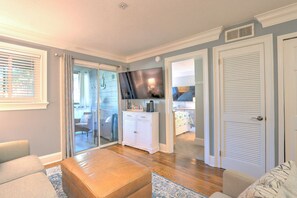 2 makuuhuonetta, silitysrauta/-lauta, ilmainen Wi-Fi, vuodevaatteet