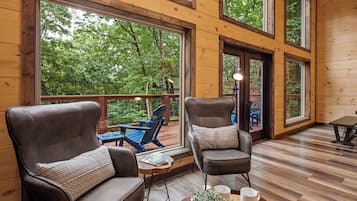 Family Chalet | Living area