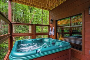 Exterior - Theo's Treehouse (Gatlinburg)