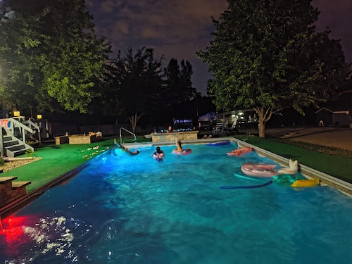 Luxury Glamping in the Mile High-Private Pool, Hot Tub, Outdoor Fireplace & BBQ!