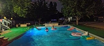 Luxury Glamping in the Mile High-Private Pool, Hot Tub, Outdoor Fireplace & BBQ!