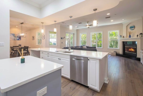 Interior - The Crystal Breeze House (Palm Harbor)