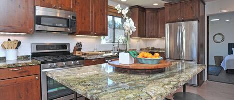 Micro-ondes, four, plaque de cuisson, lave-vaisselle