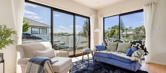 Modern 4-Bedroom Home in Glenfield