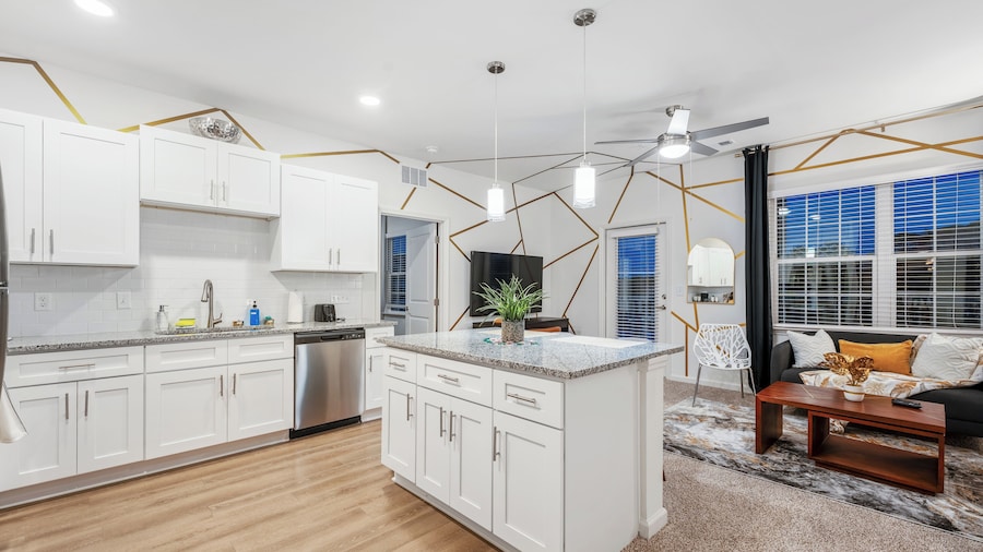 Luxurious Apartments - Pool Gym Bikes