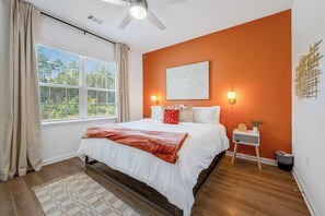 Luksusleilighet, 3 soverom, tilpasset bevegelseshemmede, kjæledyr tillatt | Sengetøy av topp kvalitet, individuelt dekorert og individuelt innredet