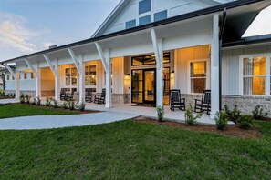 Exterior - Luxurious Apartments - Pool Gym Bikes (Yulee)