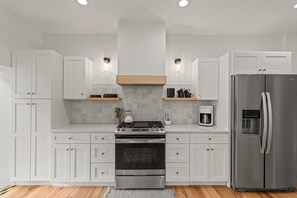 Private kitchen - WALK to Everything! Incredible Downtown Location! (Lancaster)