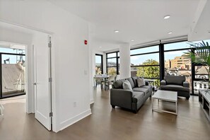 Living area - Contemporary | Downtown | Views | Luxury (washington)