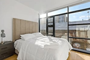 2 bedrooms, iron/ironing board, internet, bed sheets - Shaw 2BR | Corner City Views & Garage Parking (Washington)