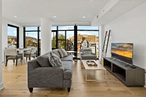 Smart TV - Shaw 2BR | Corner City Views & Garage Parking (Washington)