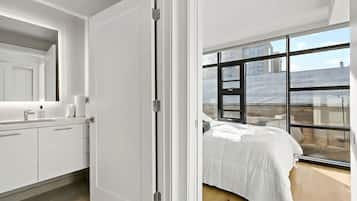 2 bedrooms, iron/ironing board, internet, bed sheets