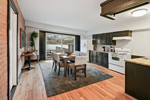 Coffee/tea maker, fridge, microwave, oven - Georgetown 4BR Waterfront Townhome | Potomac Views & Parking (Washington)