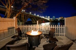 Terrace/patio - Georgetown 4BR Waterfront Townhome | Potomac Views & Parking (Washington)