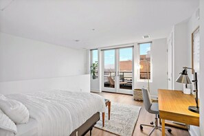 Bügeleisen/Bügelbrett, Internetzugang, Bettwäsche