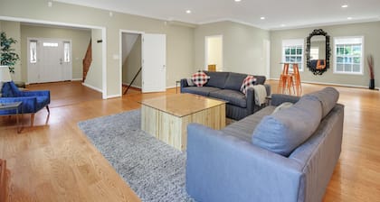 Wooten FULL · The Ultimate Luxury | Yard | Jacuzzi | Garage