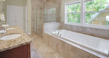 Wooten FULL · The Ultimate Luxury | Yard | Jacuzzi | Garage