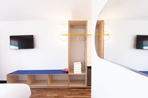 1 habitación, tabla de planchar con plancha, wifi y ropa de cama 