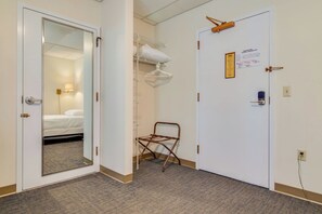 2 bedrooms, Internet, bed sheets