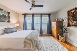 2 bedrooms, desk, iron/ironing board, free WiFi