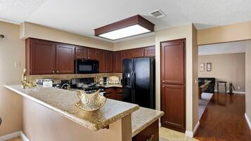 Mikrowelle, Ofen, Herdplatte, GeschirrspĂŒler