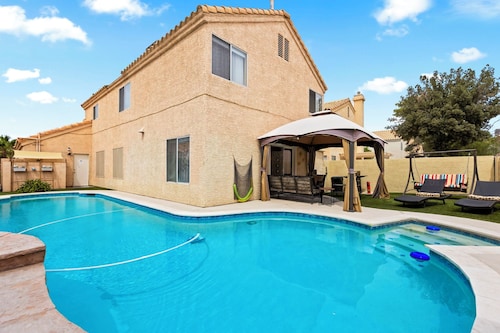 Family-Friendly 4BD Oasis w/ Pool & Backyard/BBQ