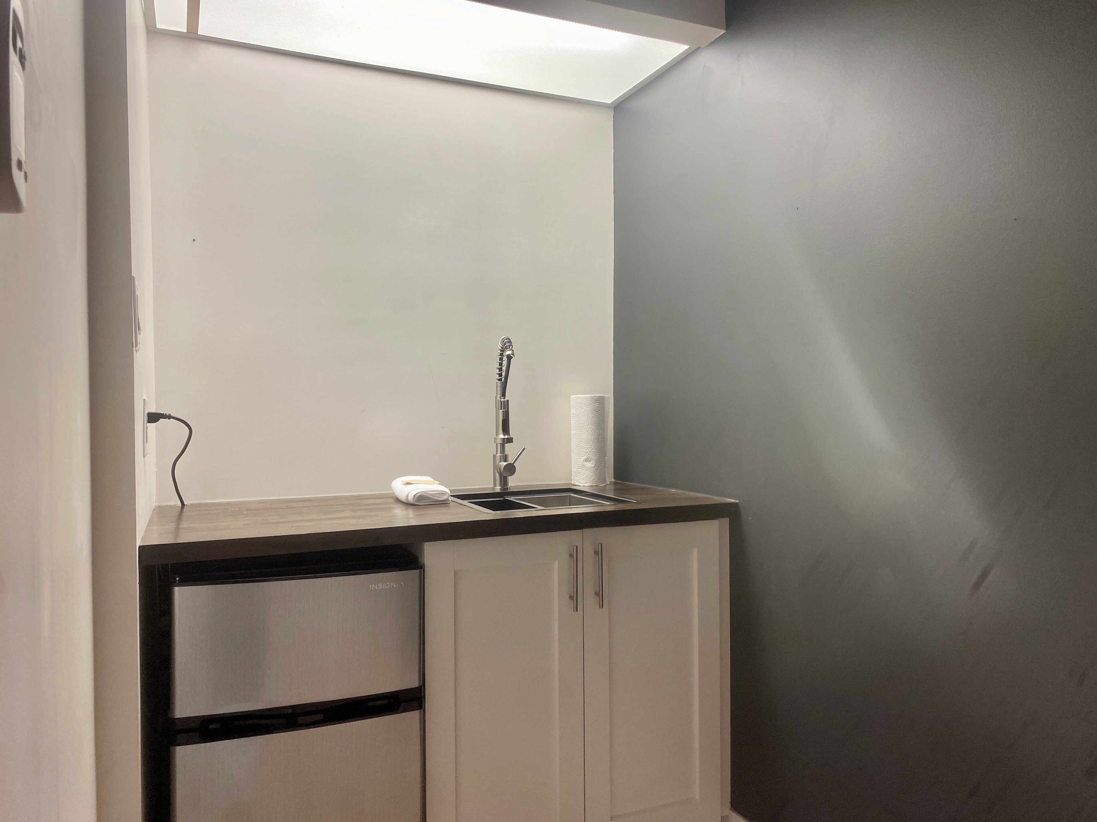 Laptopgeeigneter Arbeitsplatz, kostenloses WLAN