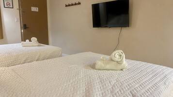 Kamar Double | Ruang kerja ramah laptop dan Wi-Fi gratis