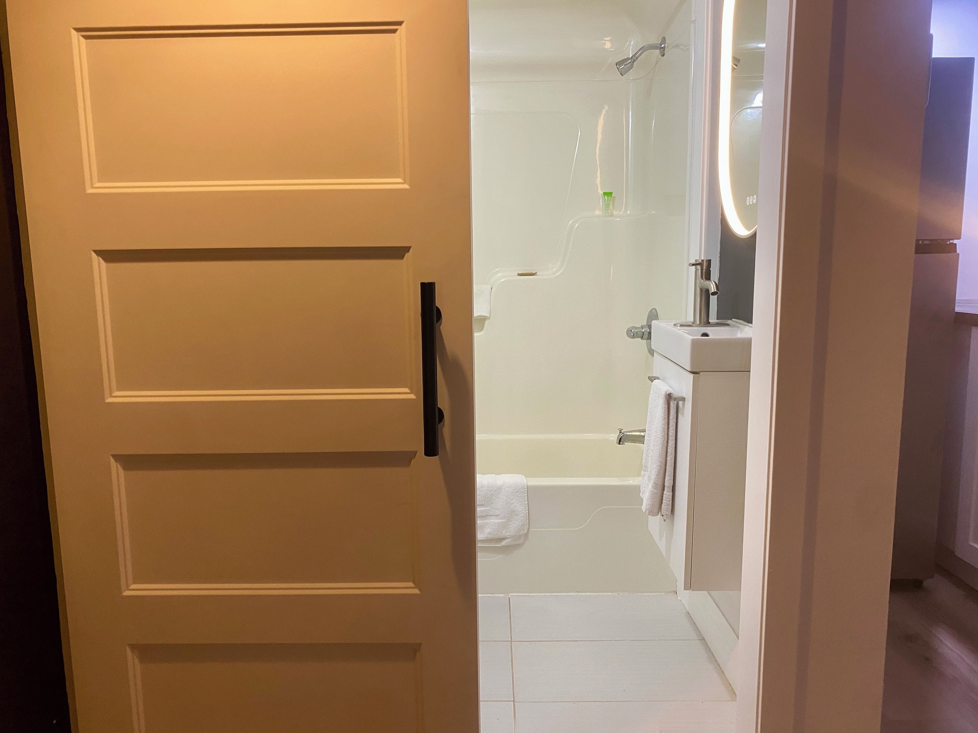 Deluxe Apartment, 2 Double Beds, Kitchen | Bathroom