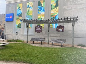 المنشأة من الخارج