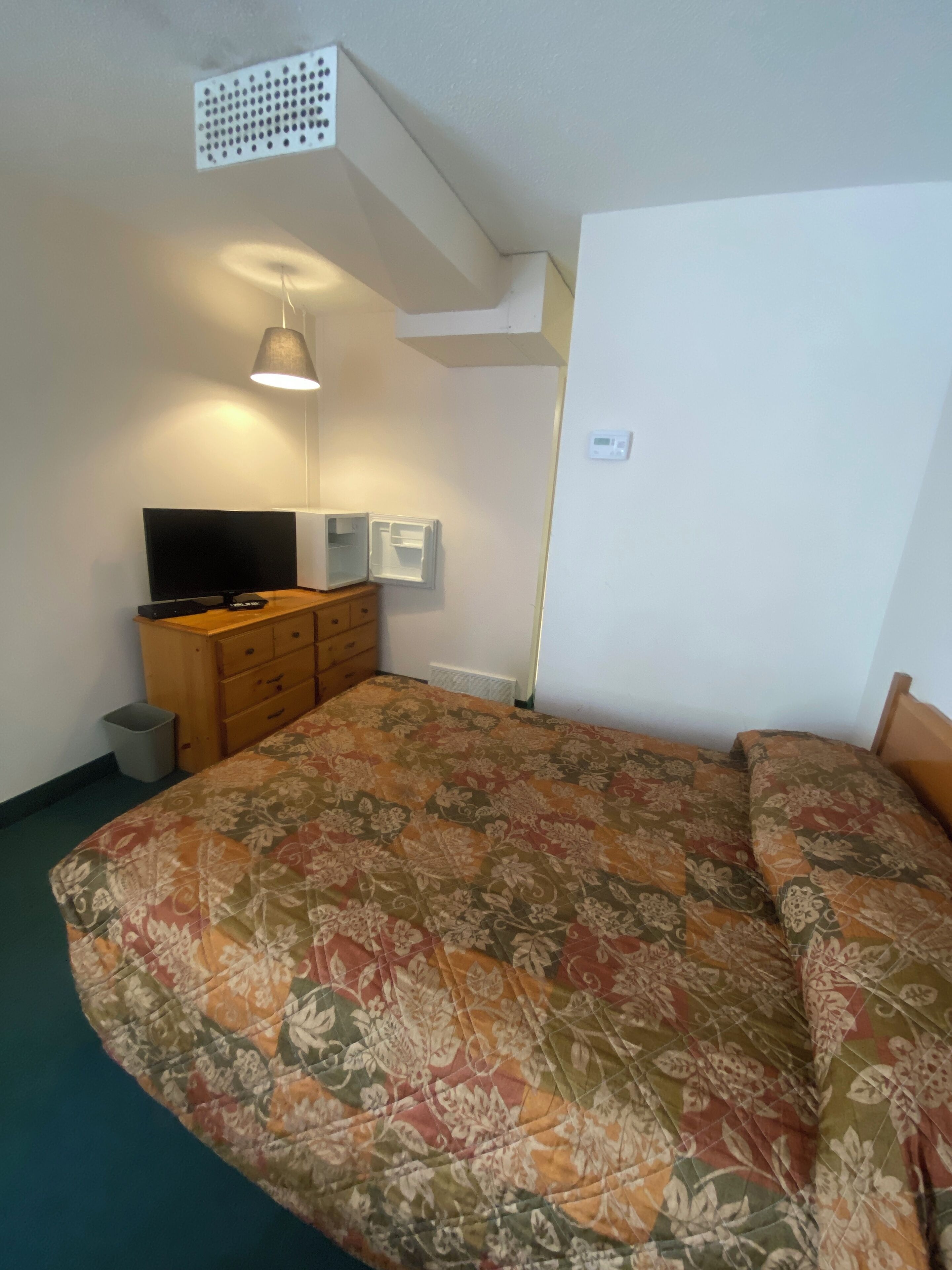 Appartement supérieur, 1 grand lit, cuisine | Espace de travail pour ordinateurs portables, accès au Wi-Fi (inclus)