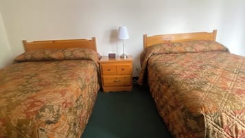 Superior Apartment, 1 Queen Bed, Kitchen | Laptop workspace, free WiFi