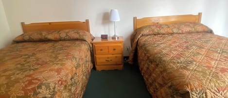 Superior Apartment, 1 Queen Bed, Kitchen | Laptop workspace, free WiFi