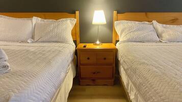 Deluxe Apartment, 2 Double Beds, Kitchen | Laptop workspace, free WiFi