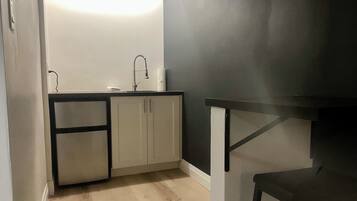 Laptop workspace, free WiFi