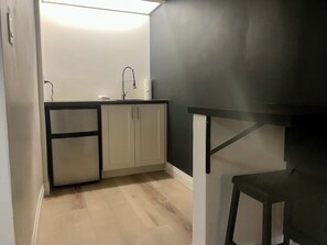 Espacio para trabajar con un portátil y wifi gratis