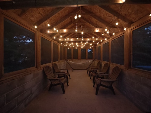 Private 3-bedroom, 2-bath House with Large Yard in Shippensburg