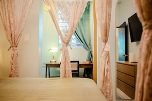 2 habitaciones, escritorio, tabla de planchar con plancha y wifi gratis