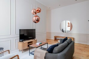 TV, stereo - Blueground | Schöneberg, balcony, nr Viktoriapark (Berlin)