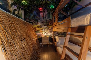 6 Schlafzimmer, Reisekinderbett, kostenloses WLAN, Bettwäsche